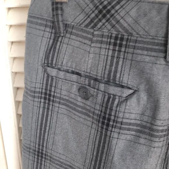 Quicksilver Cotton Plaid Gray Surf Shorts many pockets soft. - Picture 7 of 11